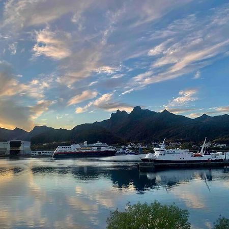 Sentrumsnaer Leilighet Med Utsikt Svolvær Exterior foto